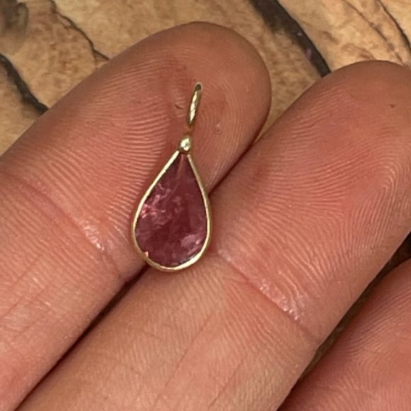 1CT Natural Peachy Pink Tourmaline Pear Shape Solid 14K Yellow G. Pendant 14x6mm - Picture 2 of 4